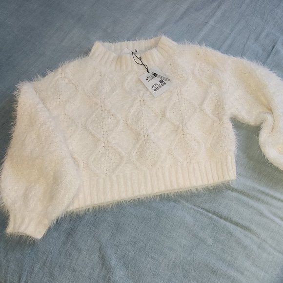 Cozy White Jumper - Picture 1 of 6